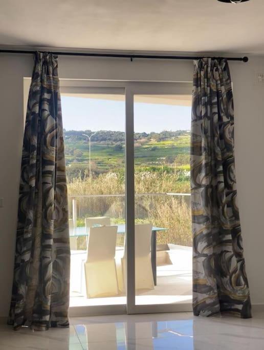 Sunset Bliss Luxury Apartment St. Paul's Bay Esterno foto